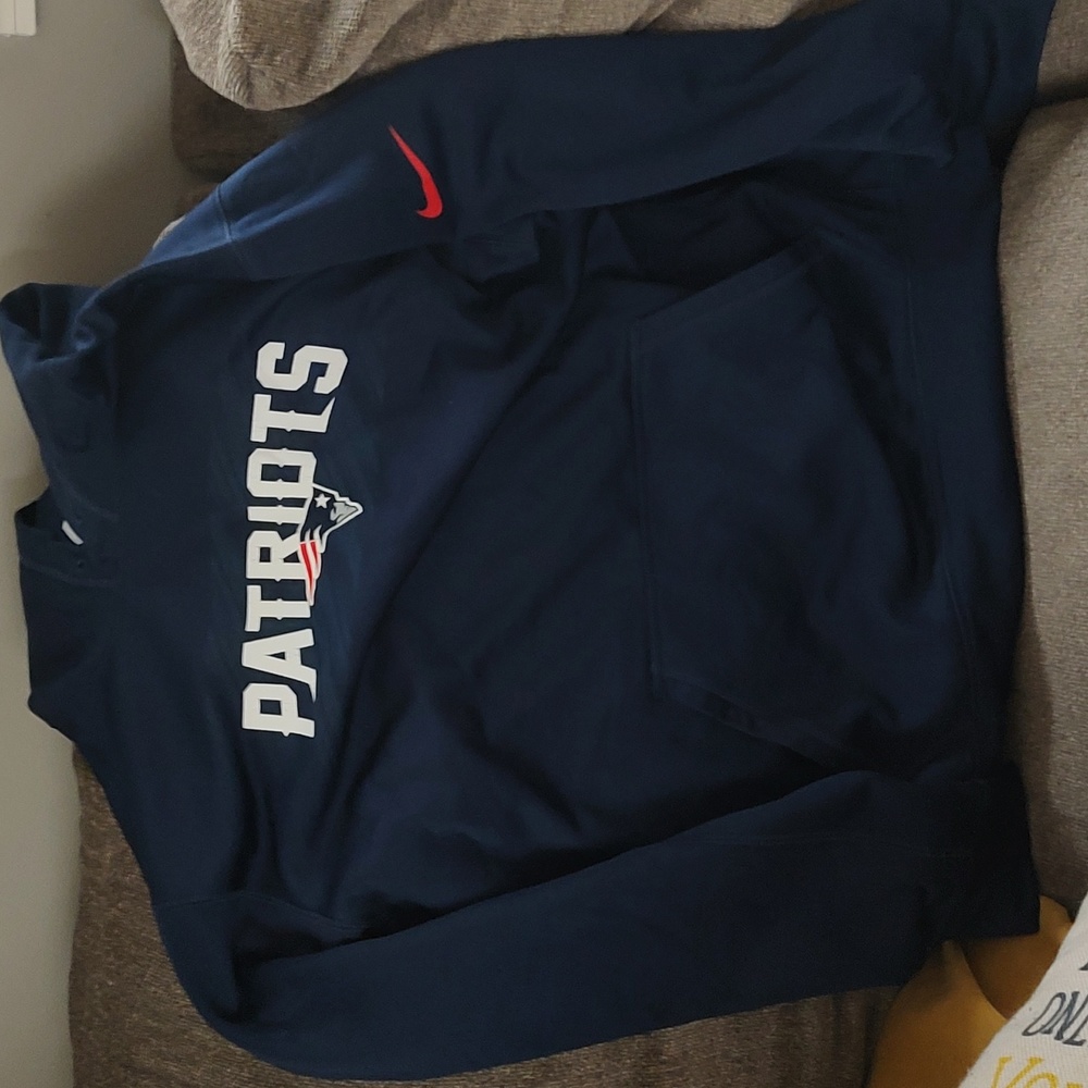 Men's Nike patriots sweatshirt